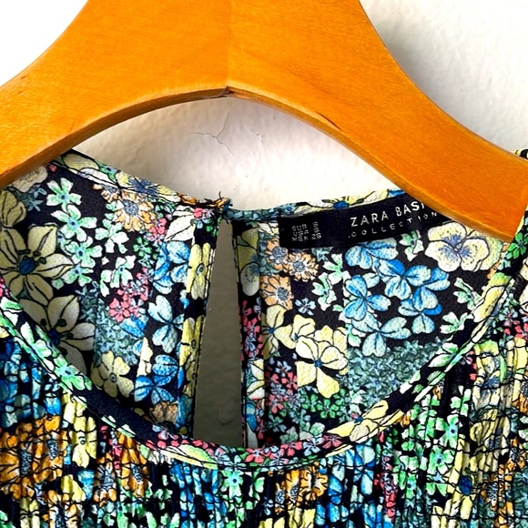 Zara Sleeveless Floral Print Blouse - Small - Picture 3 of 11